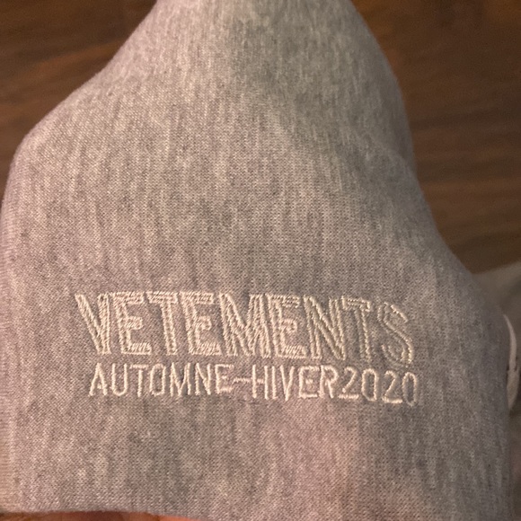 Vetements Shipping Label Hoodie 2020 - Picture 3 of 3
